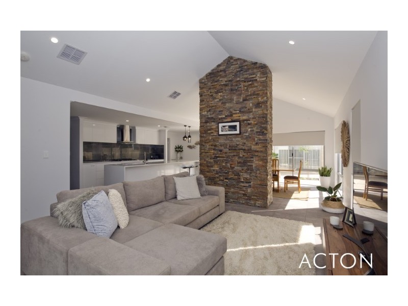 88 Murray River Drive, South Yunderup WA 6208