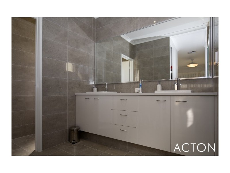 88 Murray River Drive, South Yunderup WA 6208