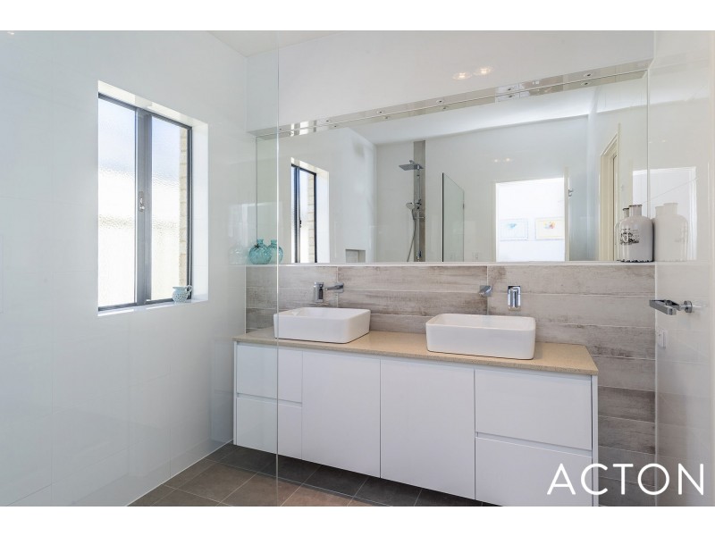 16 Dias Pass, Dudley Park WA 6210