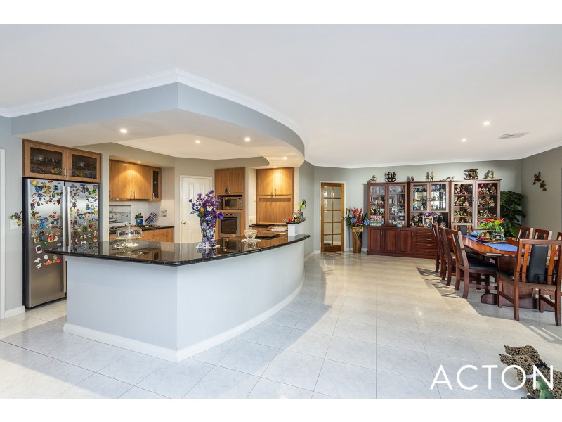 51 Lord Hobart Drive, Madora Bay WA 6210