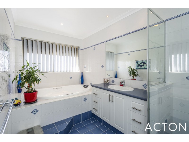 51 Lord Hobart Drive, Madora Bay WA 6210