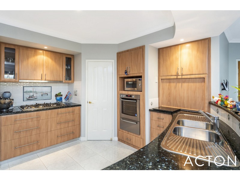 51 Lord Hobart Drive, Madora Bay WA 6210