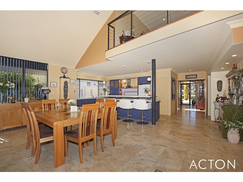 4 Starfire Close, Halls Head WA 6210