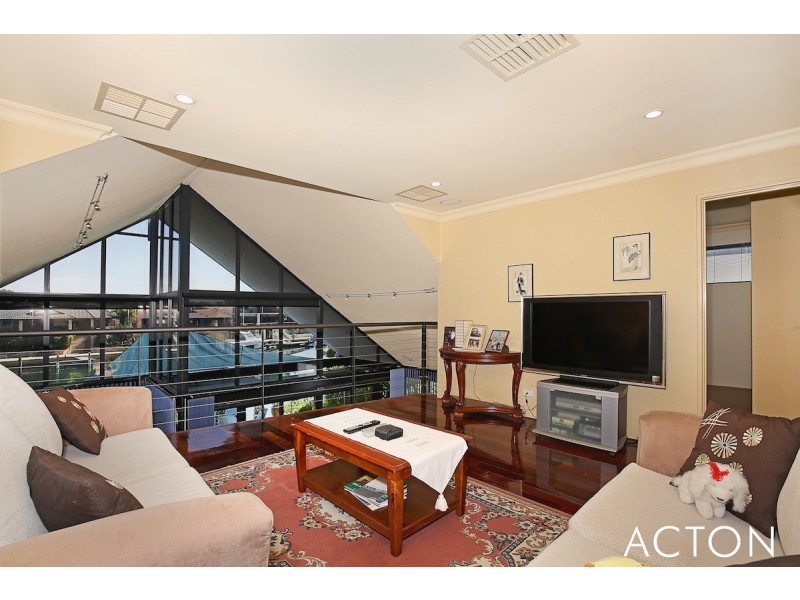 4 Starfire Close, Halls Head WA 6210