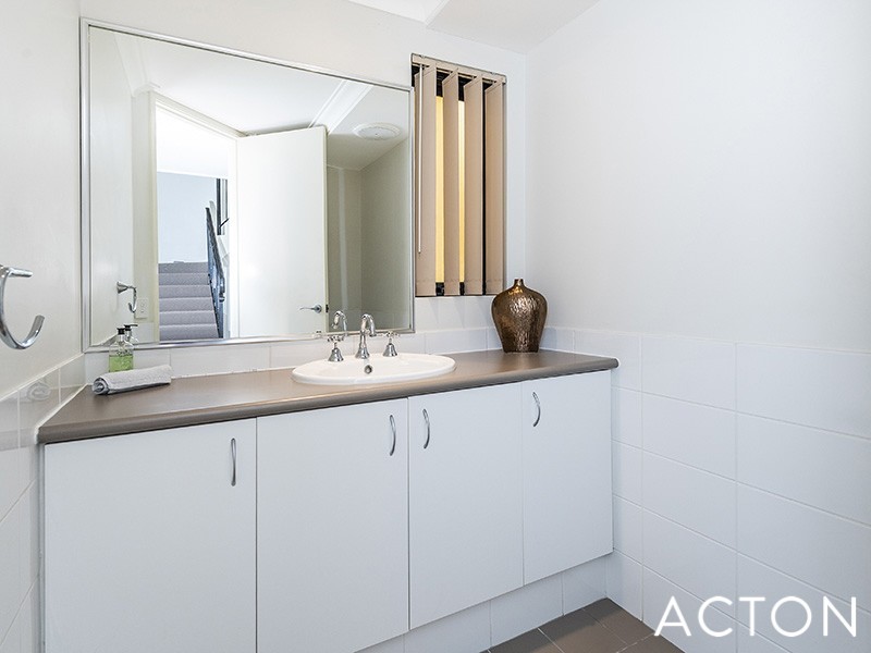 29/2 The Pass, Dawesville WA 6211