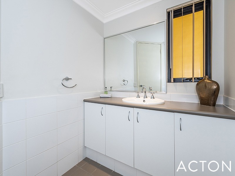 29/2 The Pass, Dawesville WA 6211