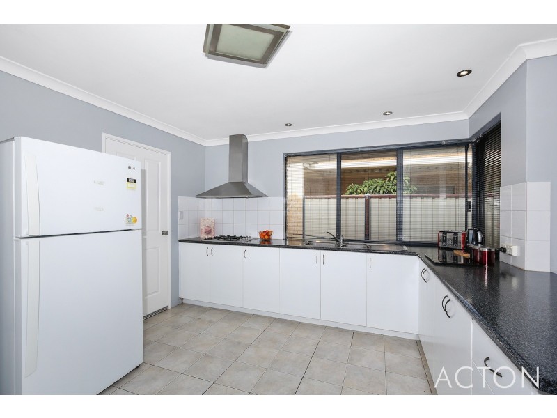 21 Finchley Avenue, Meadow Springs WA 6210