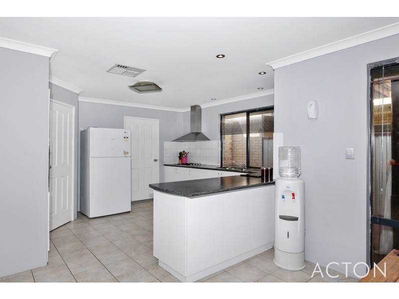 21 Finchley Avenue, Meadow Springs WA 6210