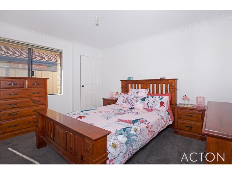 21 Finchley Avenue, Meadow Springs WA 6210