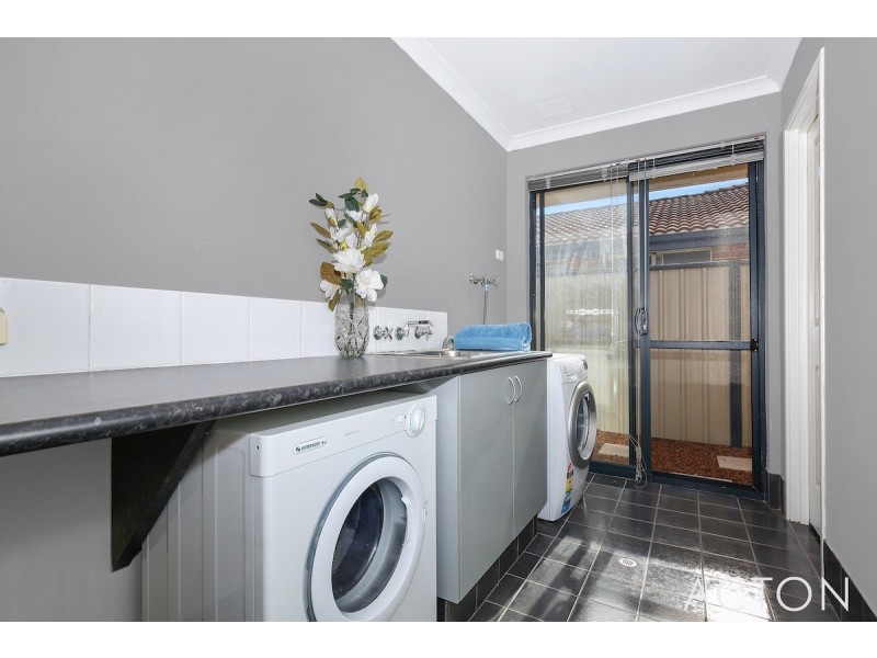 21 Finchley Avenue, Meadow Springs WA 6210