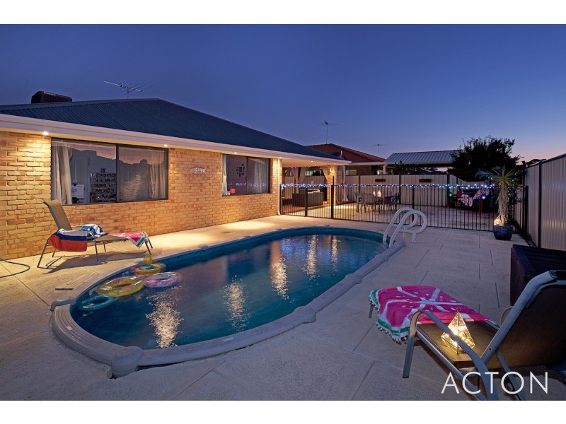 21 Finchley Avenue, Meadow Springs WA 6210