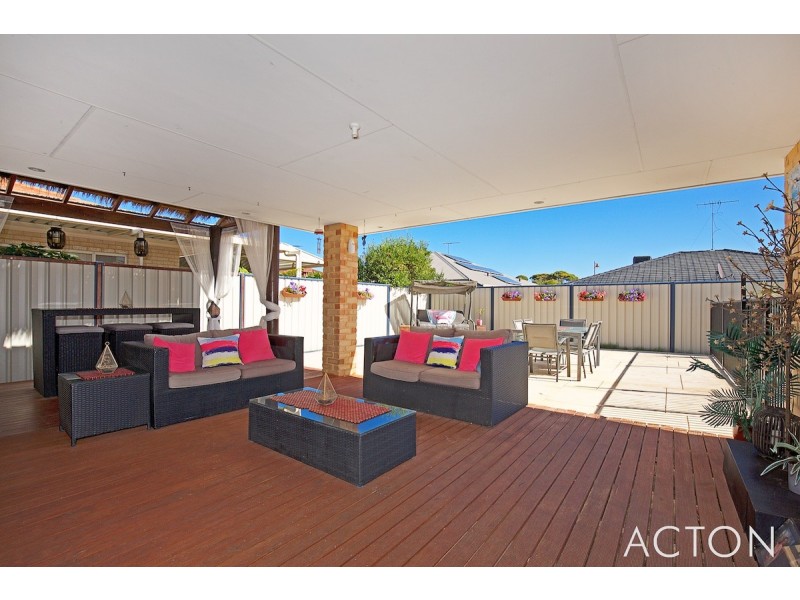 21 Finchley Avenue, Meadow Springs WA 6210