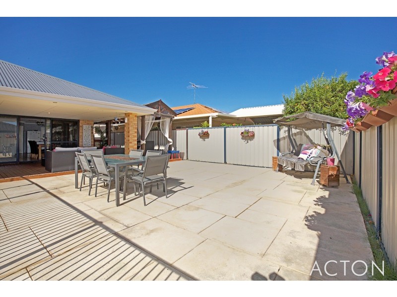 21 Finchley Avenue, Meadow Springs WA 6210