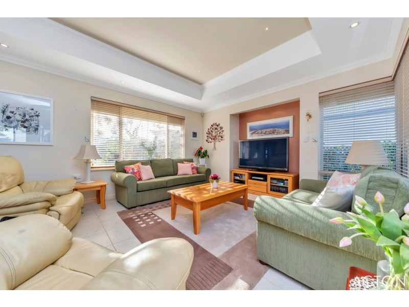 4 Tattler Lane, Wannanup WA 6210