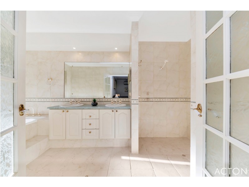 4 Tattler Lane, Wannanup WA 6210