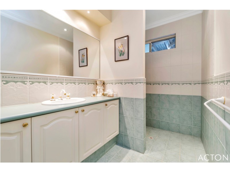 4 Tattler Lane, Wannanup WA 6210