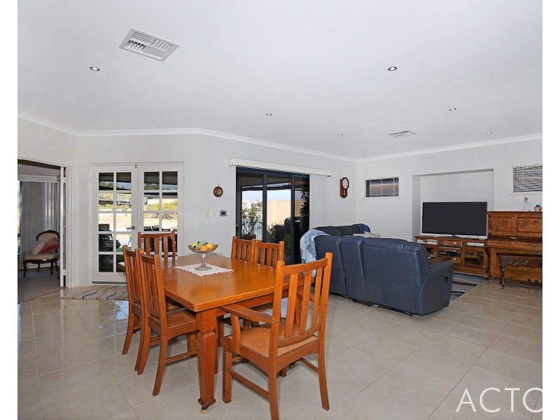 5 Batavia Quays, South Yunderup WA 6208