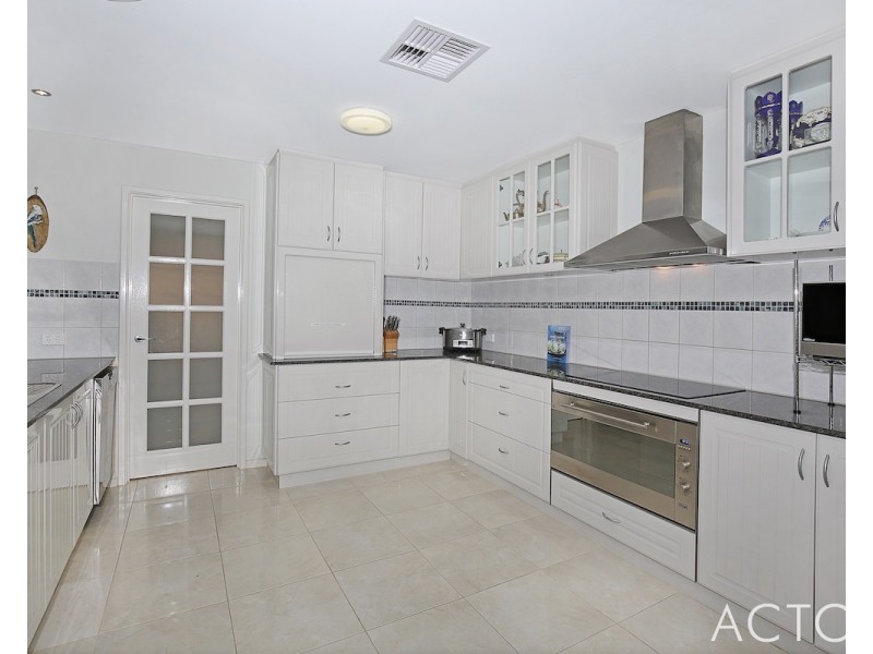 5 Batavia Quays, South Yunderup WA 6208