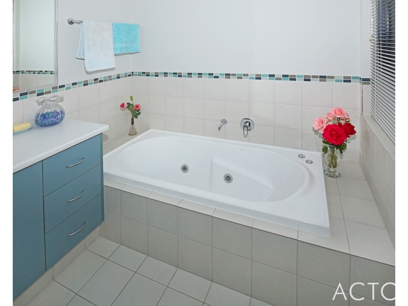 5 Batavia Quays, South Yunderup WA 6208