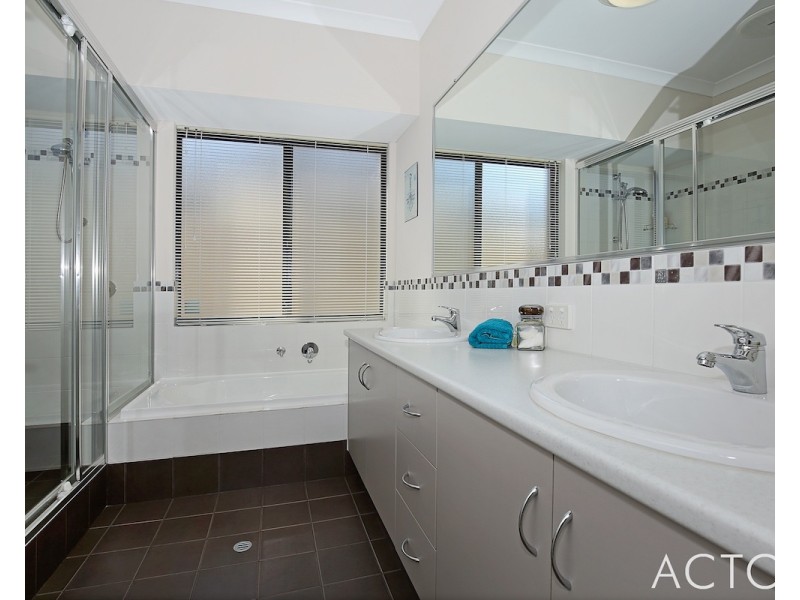 5 Batavia Quays, South Yunderup WA 6208