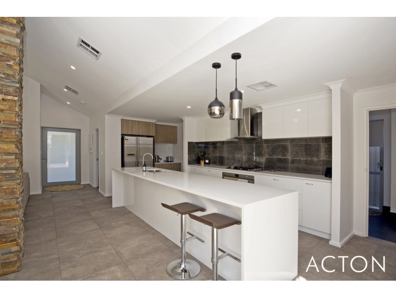 88 Murray River Drive, South Yunderup WA 6208