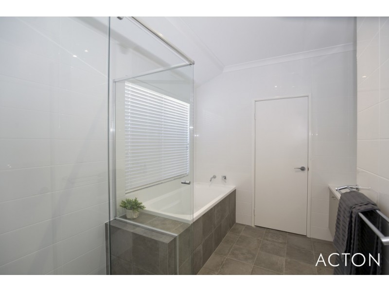 88 Murray River Drive, South Yunderup WA 6208