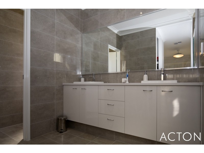 88 Murray River Drive, South Yunderup WA 6208