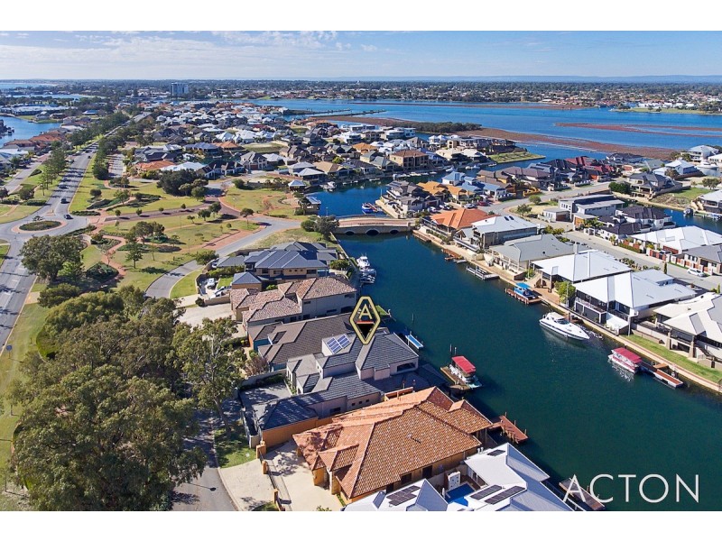 11 Syrenka Turn, Halls Head WA 6210