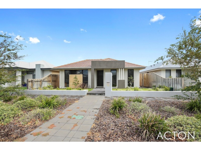 310 Peelwood Parade, Halls Head WA 6210