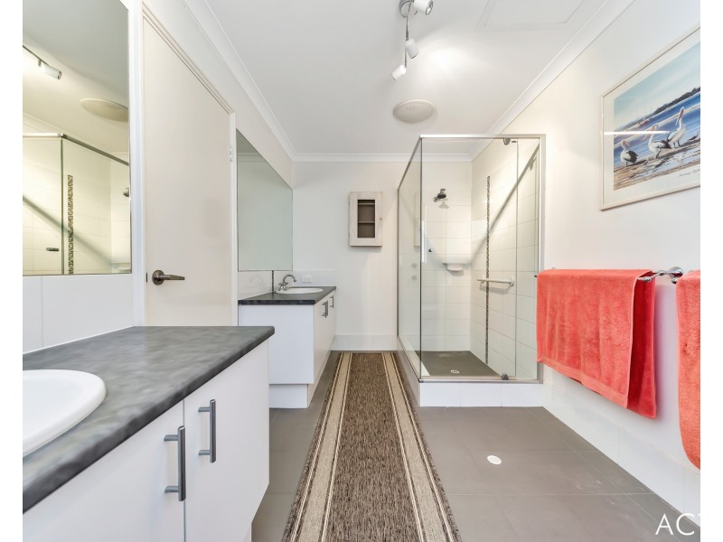 30 Erins Isle, Dudley Park WA 6210