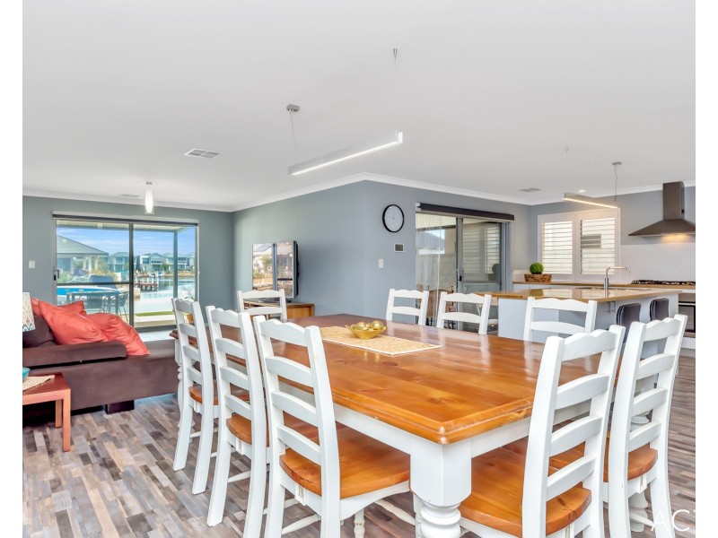 30 Erins Isle, Dudley Park WA 6210