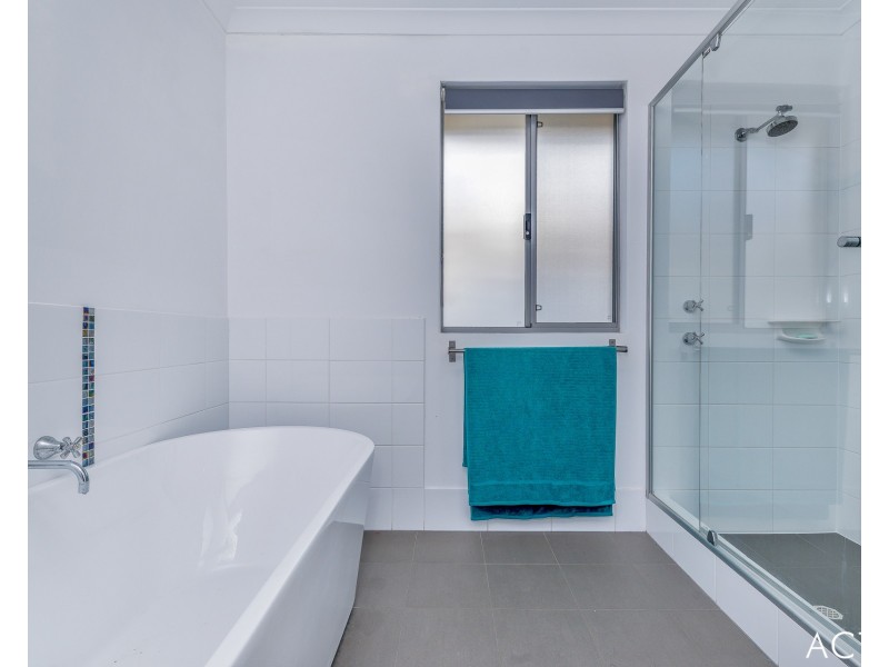 30 Erins Isle, Dudley Park WA 6210