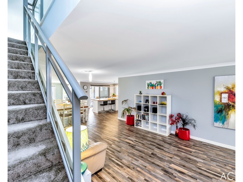 30 Erins Isle, Dudley Park WA 6210