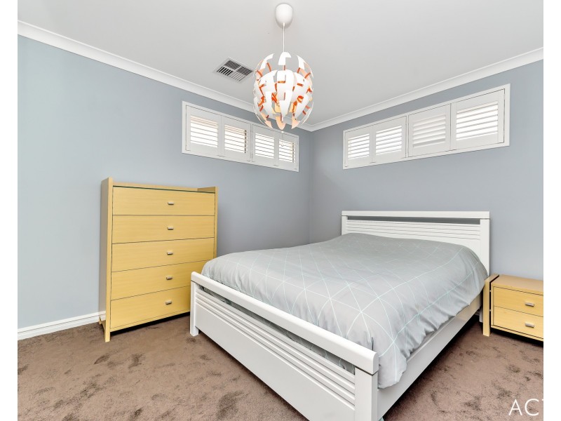 30 Erins Isle, Dudley Park WA 6210