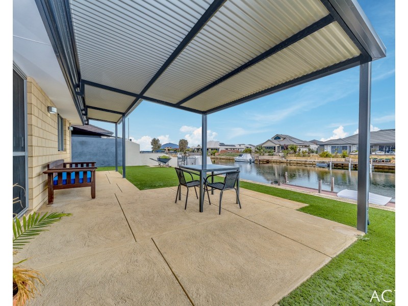 30 Erins Isle, Dudley Park WA 6210