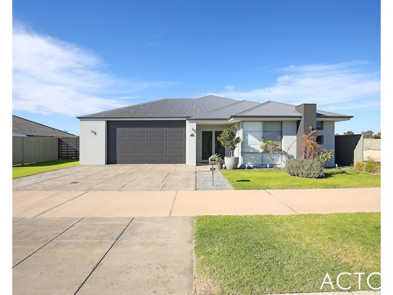 99 Weewar Circuit, South Yunderup WA 6208