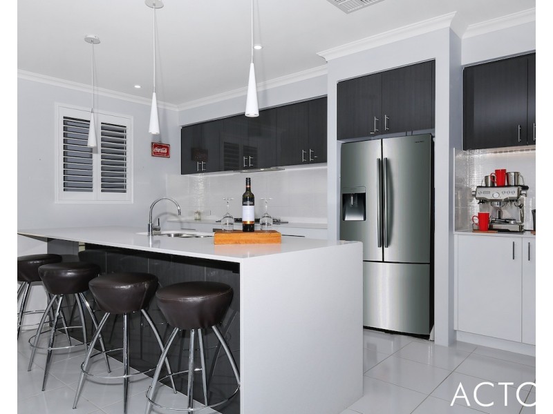 99 Weewar Circuit, South Yunderup WA 6208