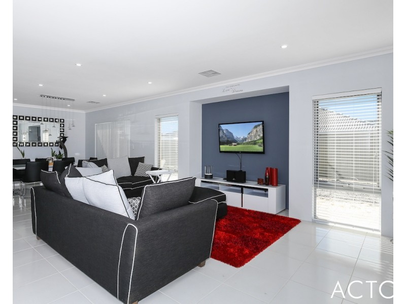 99 Weewar Circuit, South Yunderup WA 6208