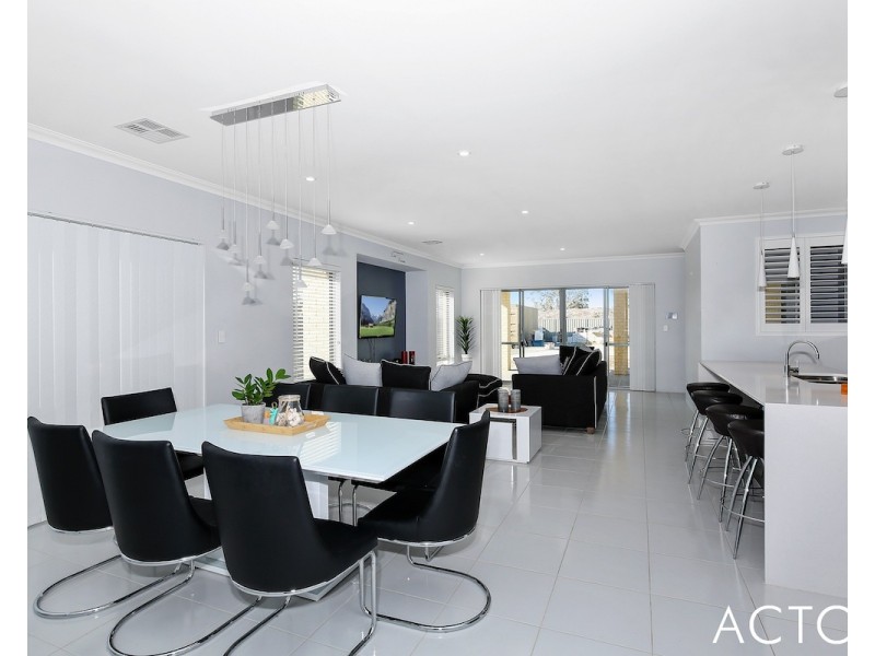 99 Weewar Circuit, South Yunderup WA 6208