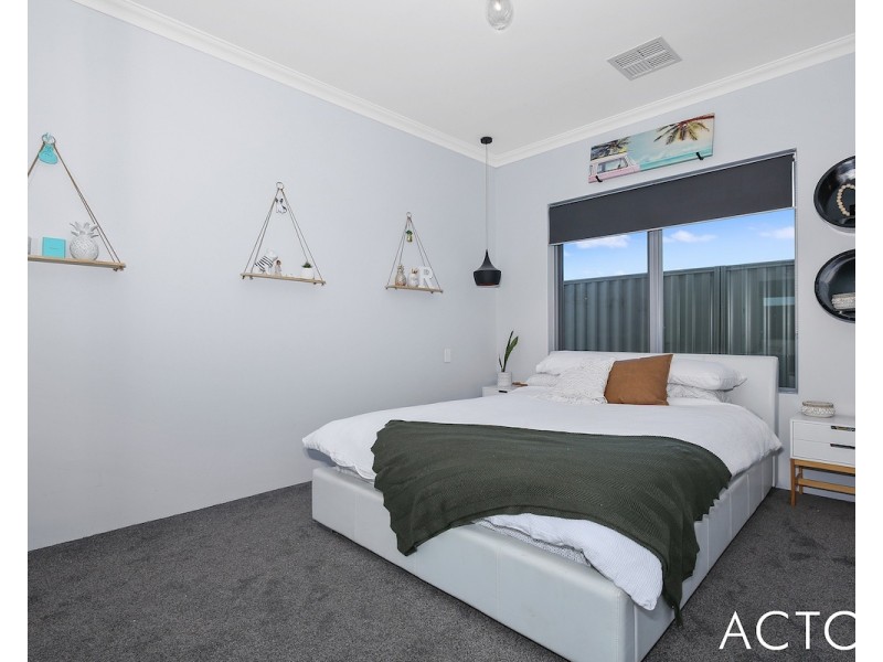 99 Weewar Circuit, South Yunderup WA 6208