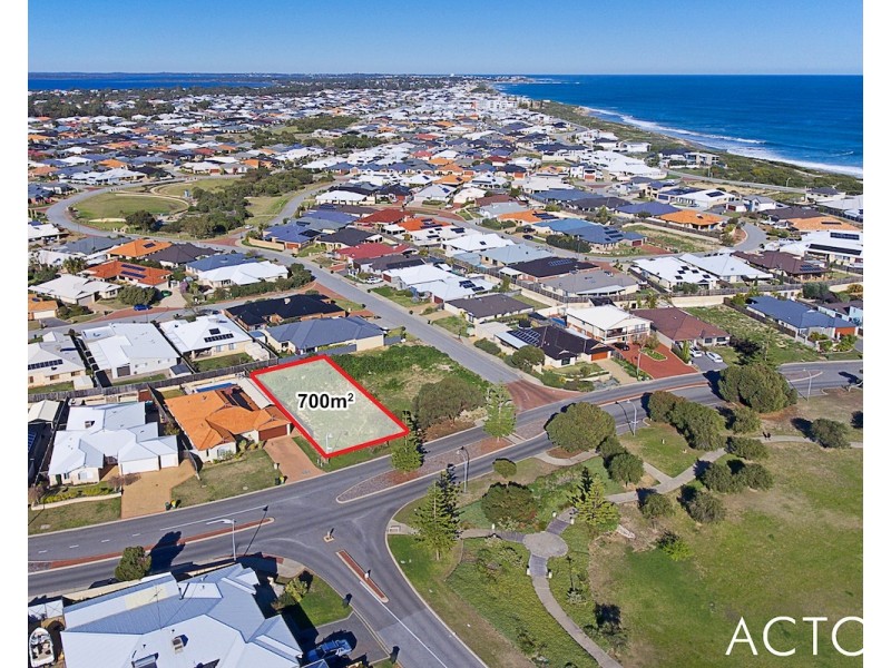 26 Boardwalk Blvd, Halls Head WA 6210