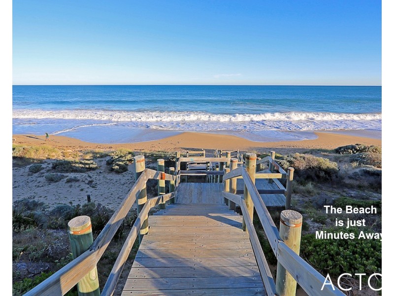 26 Boardwalk Blvd, Halls Head WA 6210