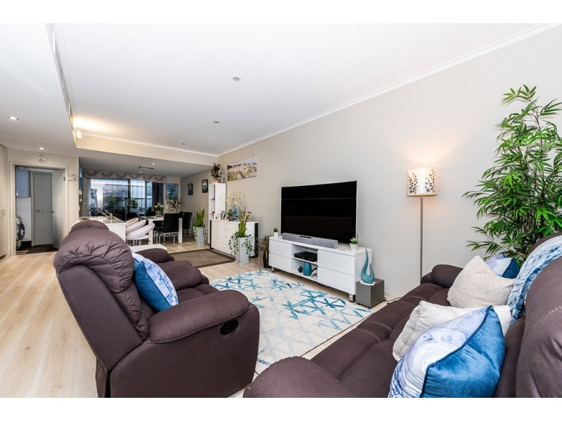 35 Middleton Loop, Meadow Springs WA 6210