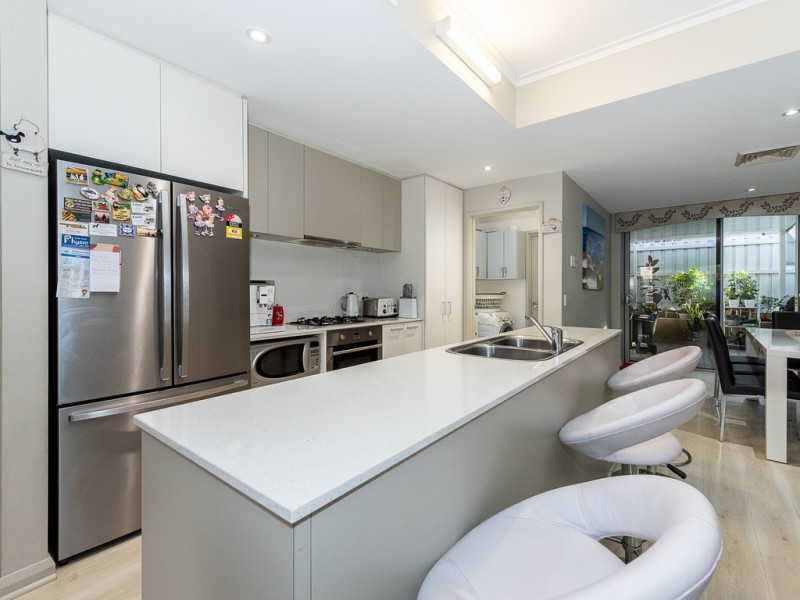 35 Middleton Loop, Meadow Springs WA 6210