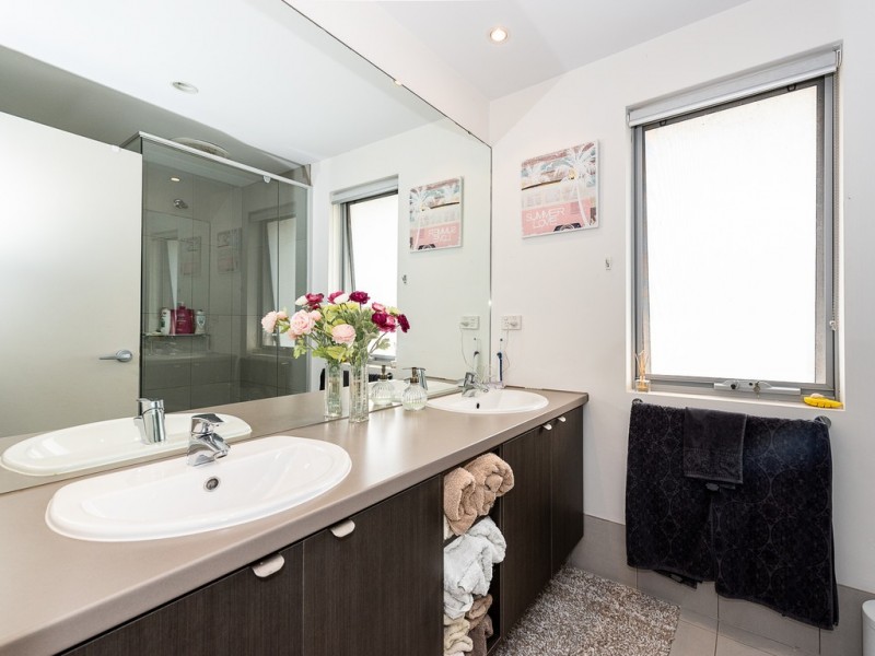 35 Middleton Loop, Meadow Springs WA 6210