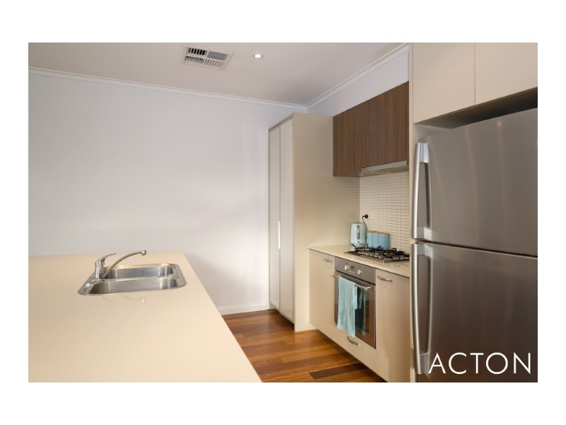 6 Arcot Court, Meadow Springs WA 6210