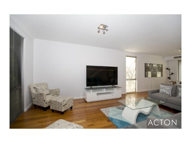 6 Arcot Court, Meadow Springs WA 6210