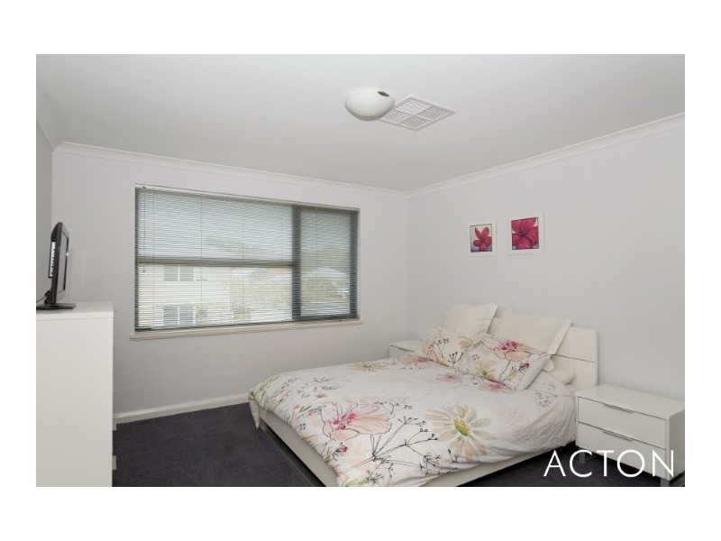 6 Arcot Court, Meadow Springs WA 6210