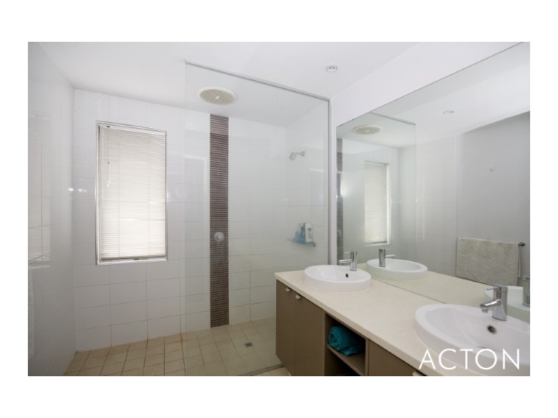 6 Arcot Court, Meadow Springs WA 6210