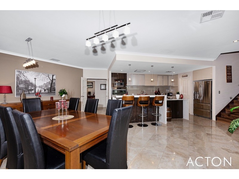 6 Hawley Way, Madora Bay WA 6210